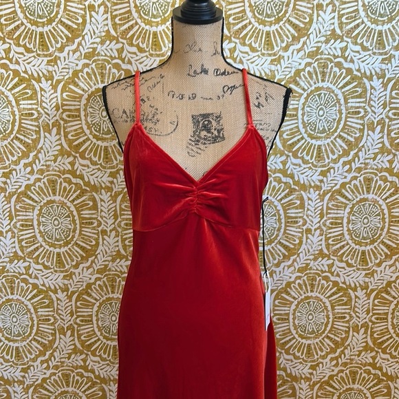 NWT Privacy Please Hampshire Velvet Ruched Sleeveless Midi Dress in Red size M - Picture 7 of 13